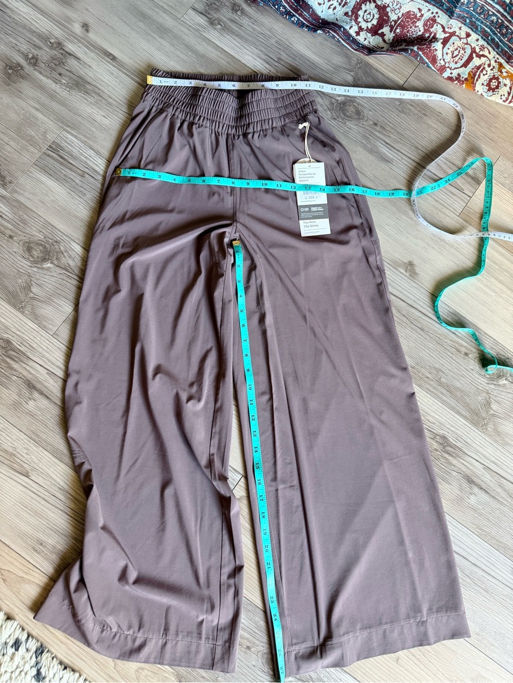 Vuori Villa Wide-Leg in Chocolate (short) - Picture 8 of 12